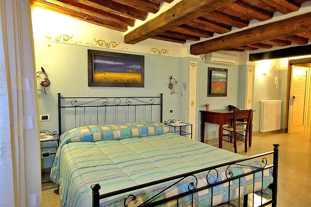 Antica Residenza Del Gallo Lukka