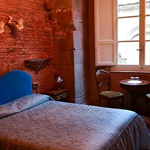 L'antica Bifore Lucca