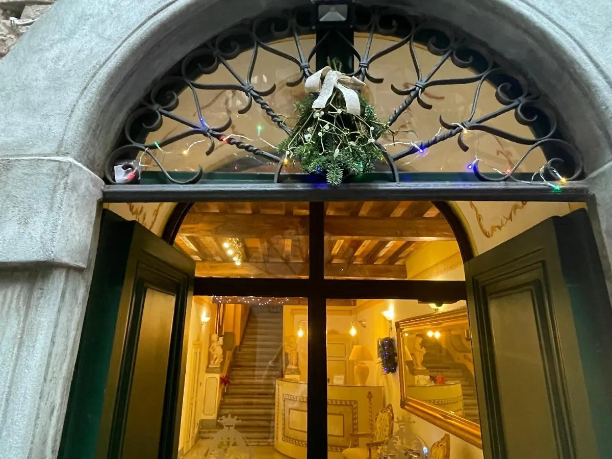 Antica Residenza Del Gallo Lucca 3*,